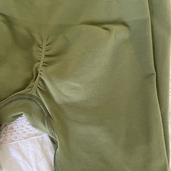 Alphalete Amplify Leggings - Picture 2 of 3